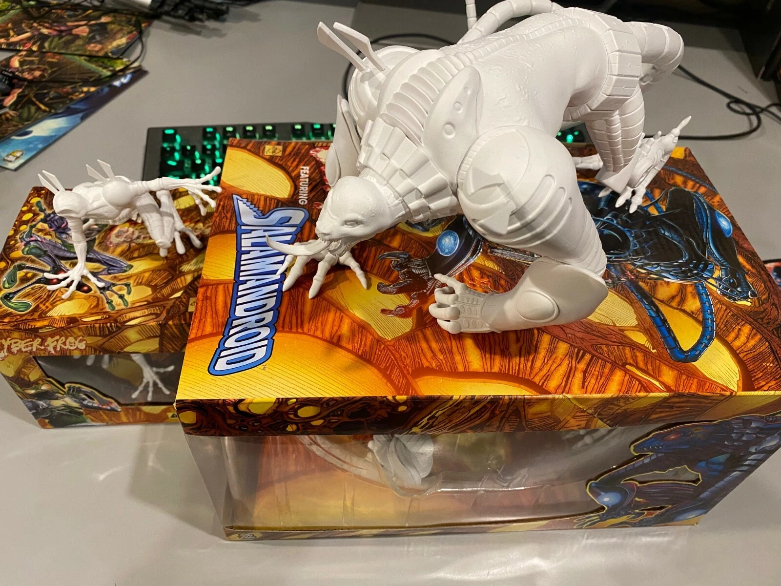 SALAMANDROID PVC FIGURINE "White Variant"