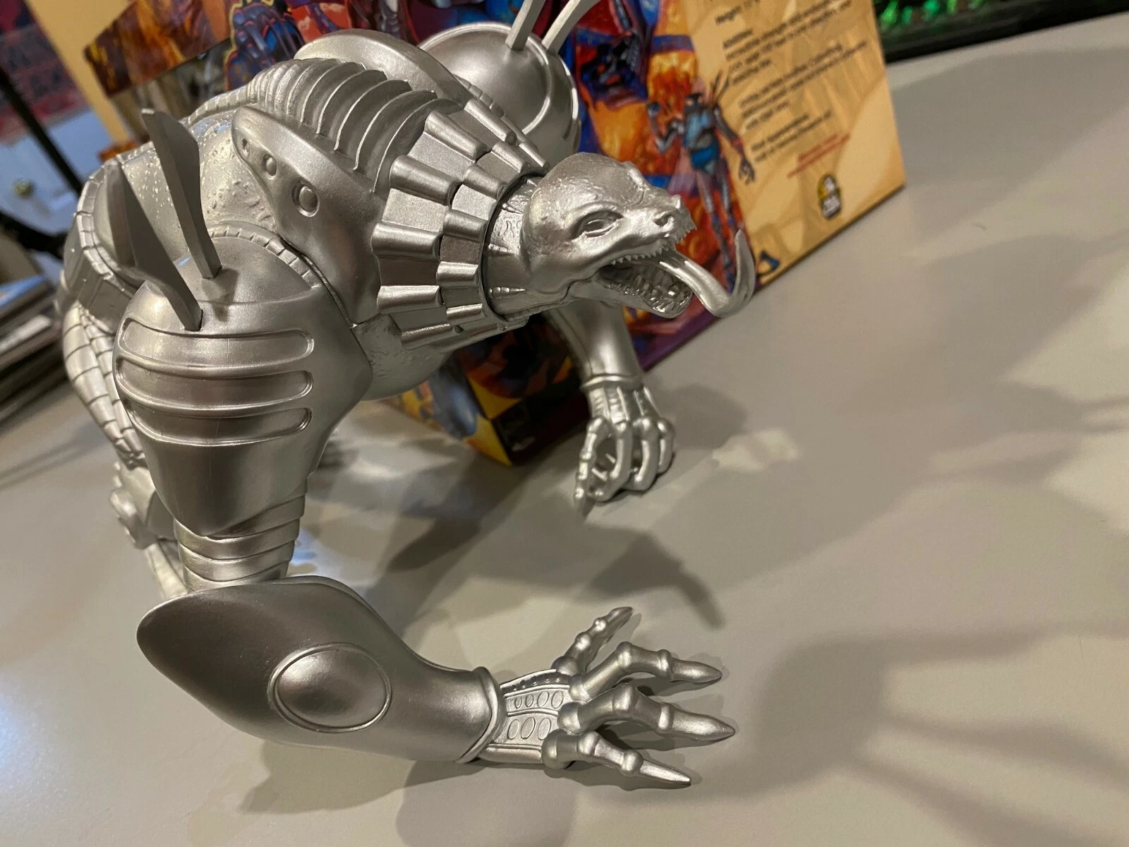 SALAMANDROID PVC FIGURINE "Silver Variant"